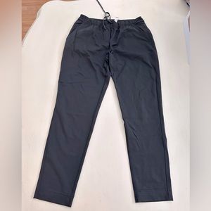 EUC womens Lululemon Jet Crop Slim pants/trousers. Black. Sz 4. Worn 1x.